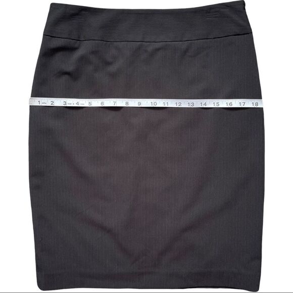 Liz Claiborne Black Pinstripe Career Pencil Skirt Sz 8 - Picture 7 of 10